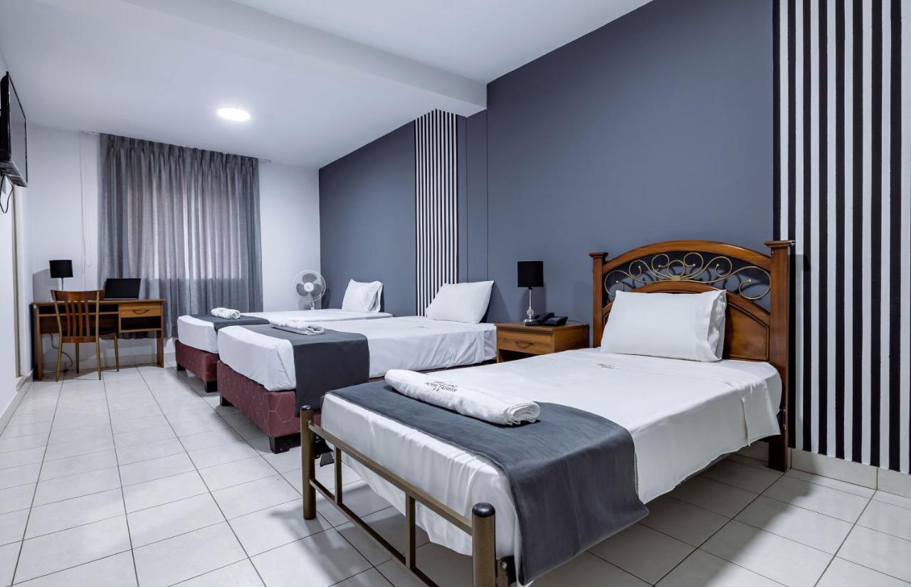 Hotel Taurus Piura Exterior photo