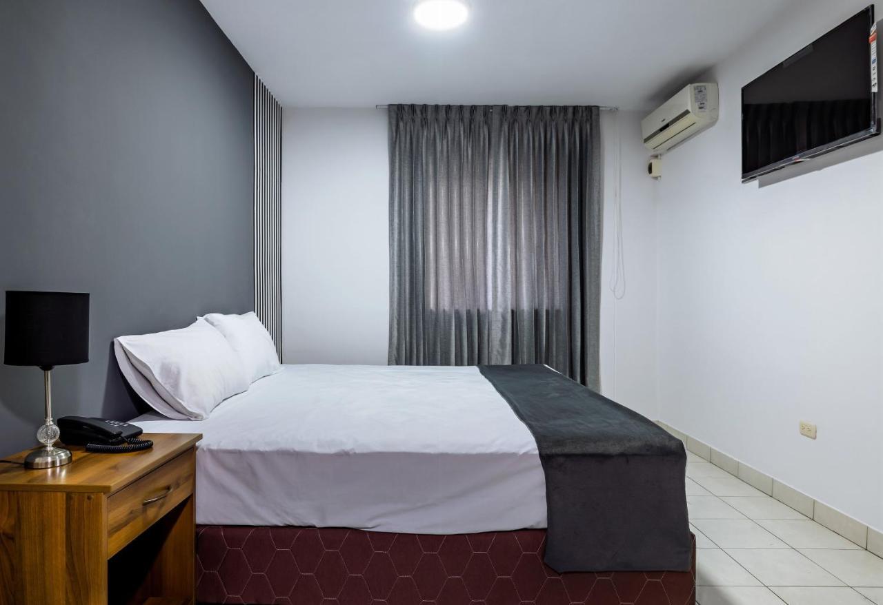 Hotel Taurus Piura Exterior photo